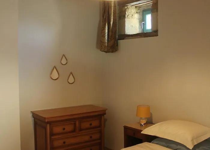 Сasa de vacaciones L'écurie At Closerie Les Roches - Cozy 2 Bed Country